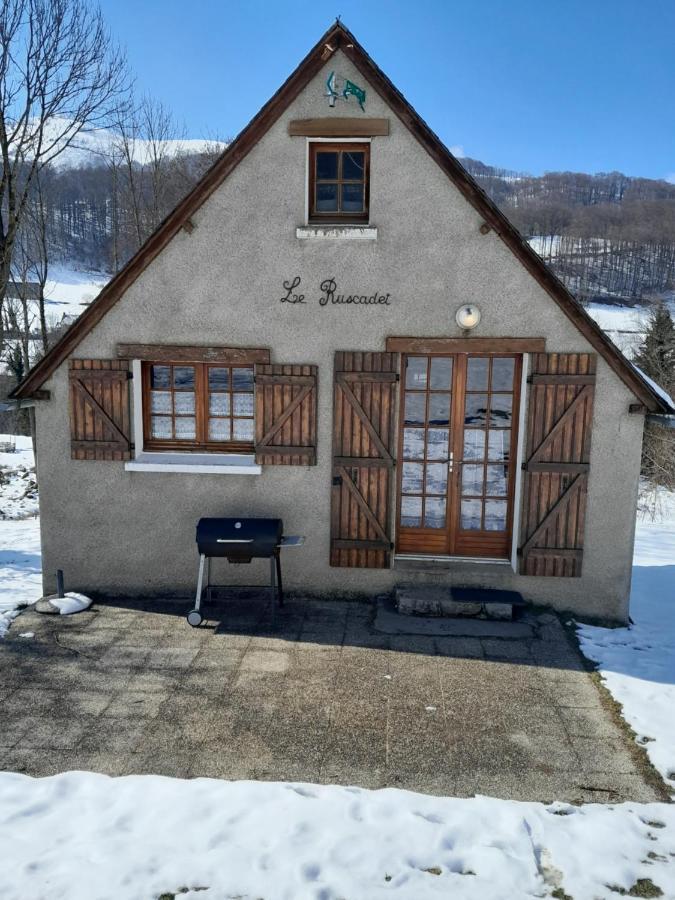 Burguet Villa Campan Exterior photo